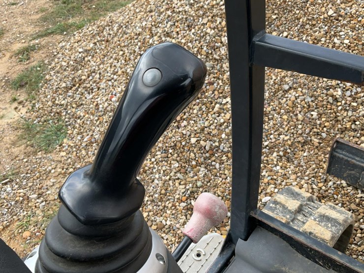 2017-jcb-8029cts-image-14