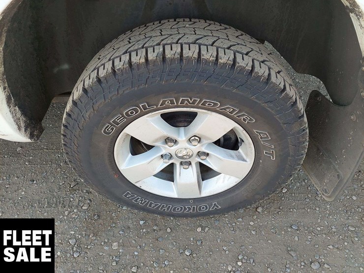 2018-ram-1500-slt-image-18