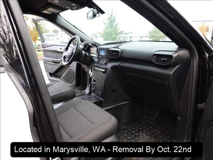 2020-ford-explorer-image-2
