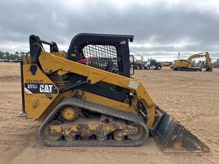 2016-caterpillar-259d-image-5
