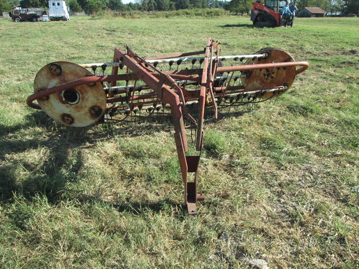 hesston-3800-image-2