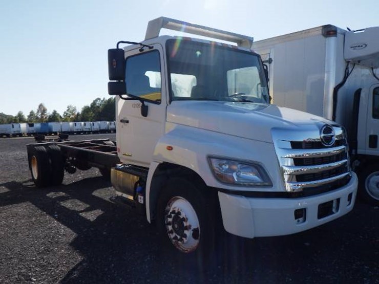 2014-hino-338-image-2