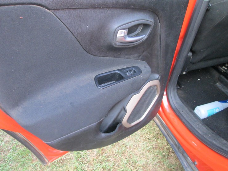 2017-jeep-renegade-image-15