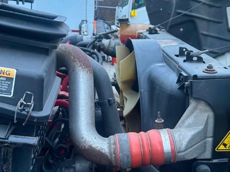 2019-international-durastar-4300-image-28