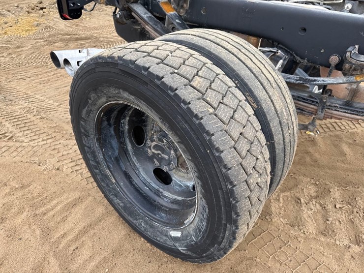 2019-ford-f550-xl-image-12