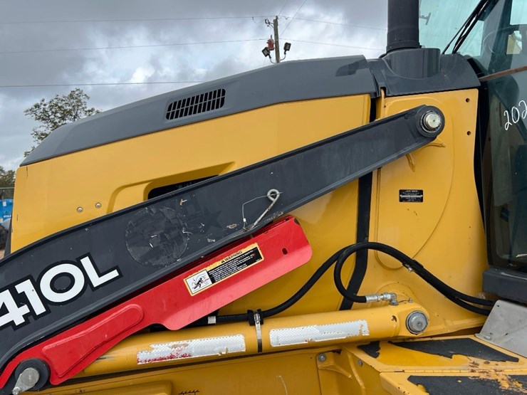 2017-deere-410l-image-18