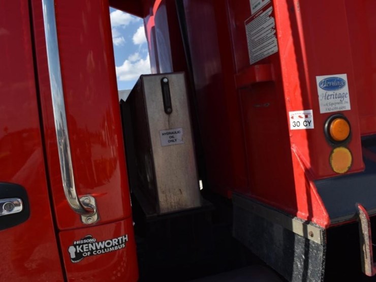 2018-kenworth-t880-image-43