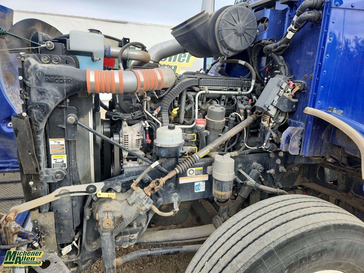 2014-peterbilt-384-image-15