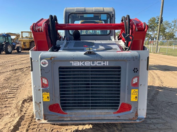 2022-takeuchi-tl12v2-image-2