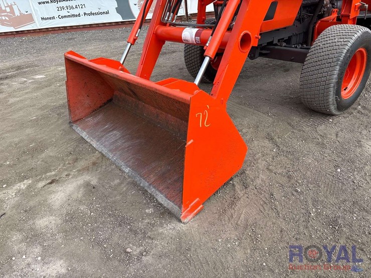 kubota-m4700-51hp-utility-loader-tractor-image-22