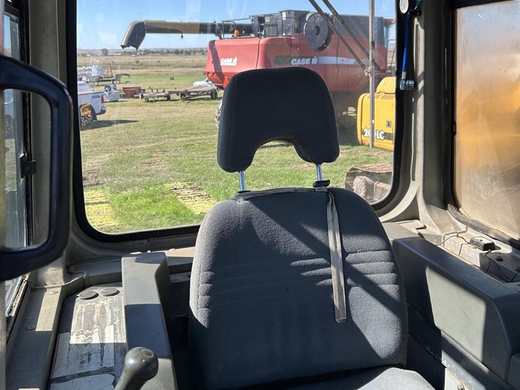 komatsu-d65ex-12-image-32