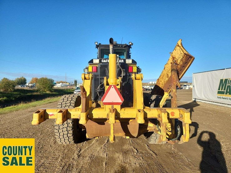 2015-caterpillar-14m-image-22