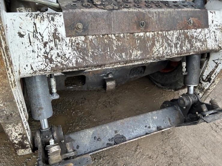 bobcat-s185-image-12