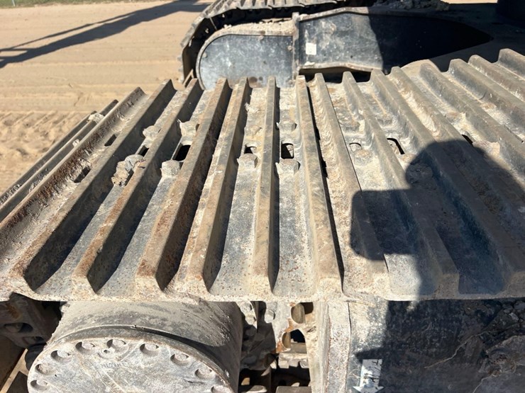 2019-deere-350g-lc-image-34