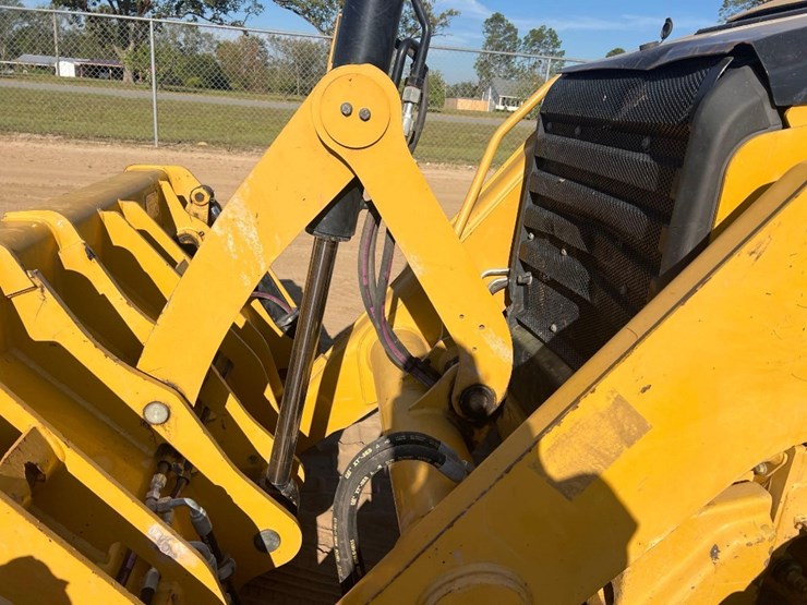 2018-caterpillar-415f2-il-image-11