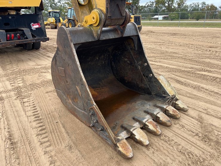 2017-caterpillar-330fl-image-19