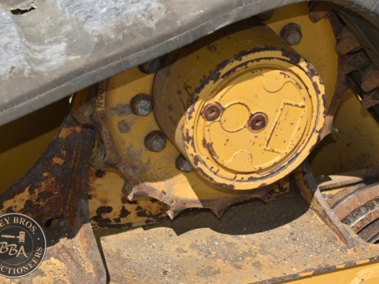 2022-caterpillar-299d3-image-24