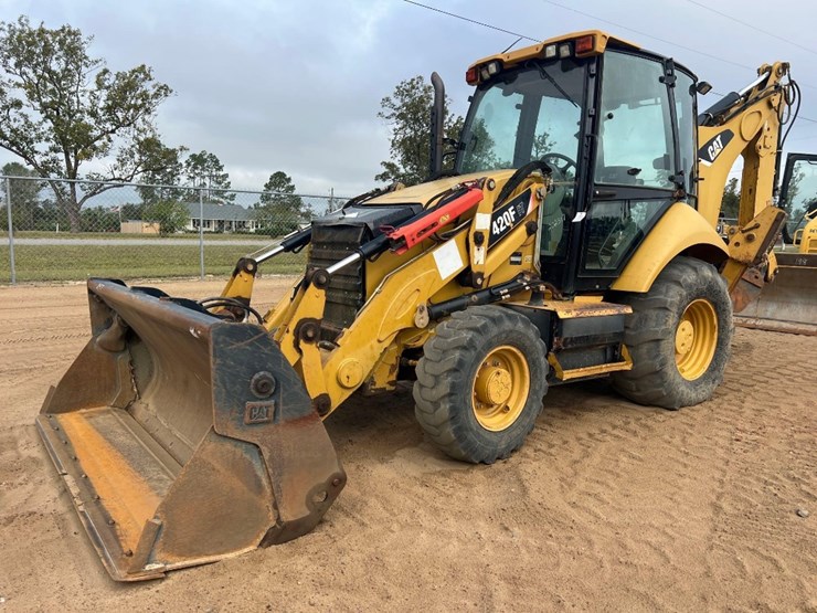 2015-caterpillar-420f-it-image-8