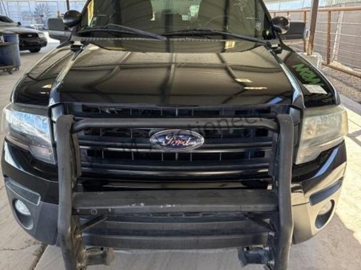 2016-ford-expedition-image-3