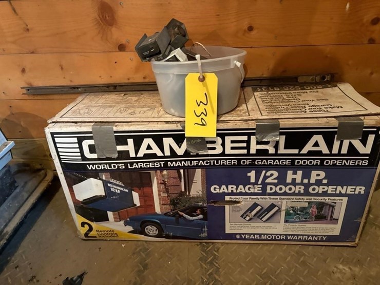 chamberlain-garage-door-opener-image-1