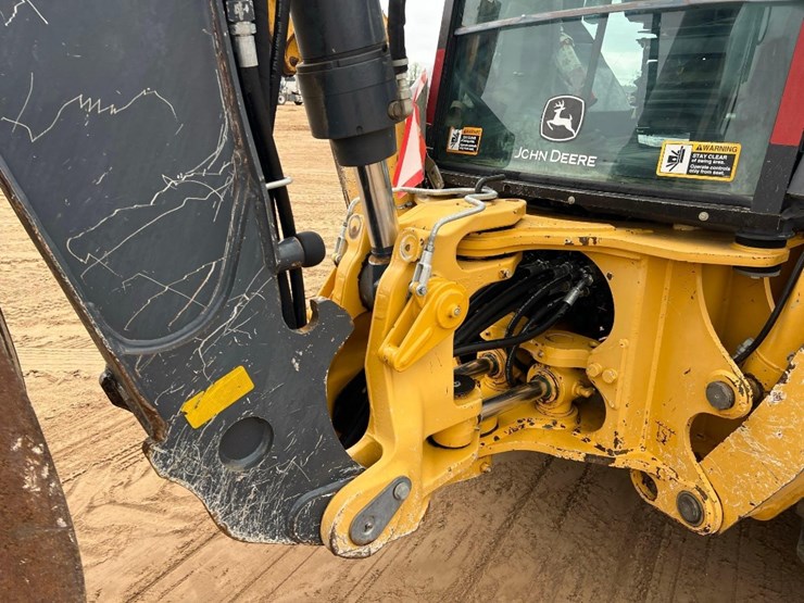 2017-deere-410l-image-30