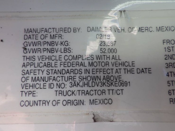 2019-freightliner-cascadia-126-image-11