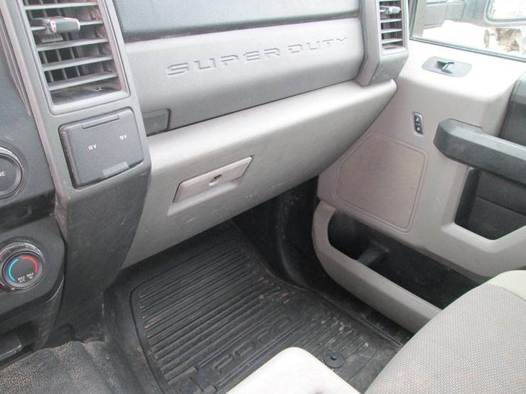 2017-ford-f350-xl-image-31