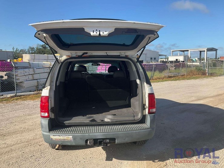 2005-ford-explorer-image-27