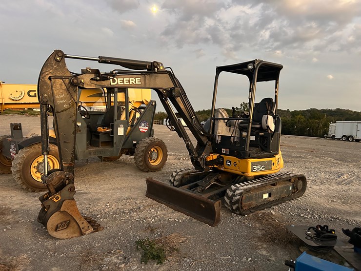 2017-deere-35g-image-1