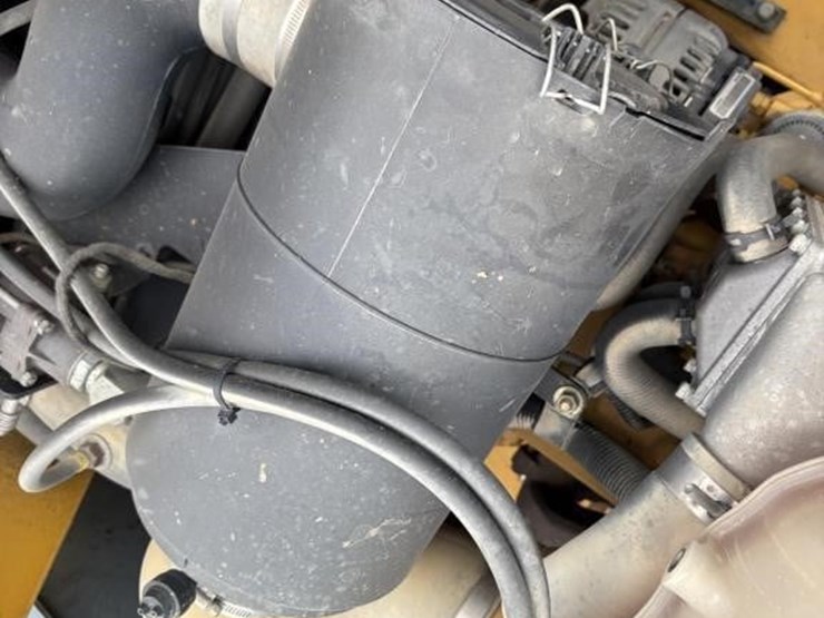 2012-deere-210lj-image-43
