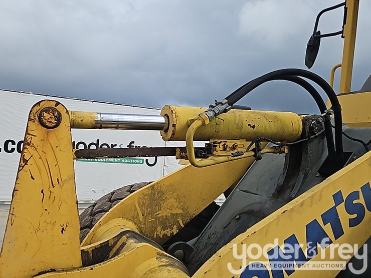 2005-komatsu-wa200-5-image-17