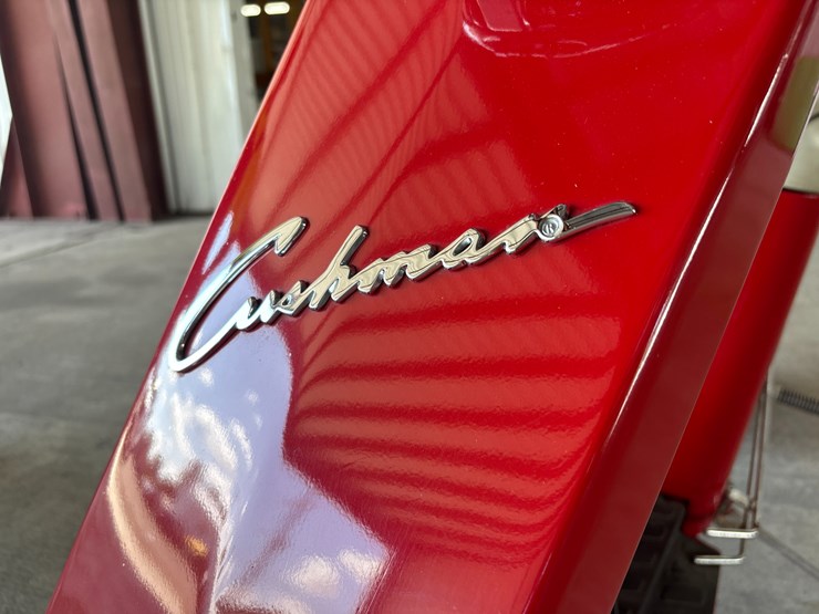 #225-•-1948-series-50-cushman-image-10
