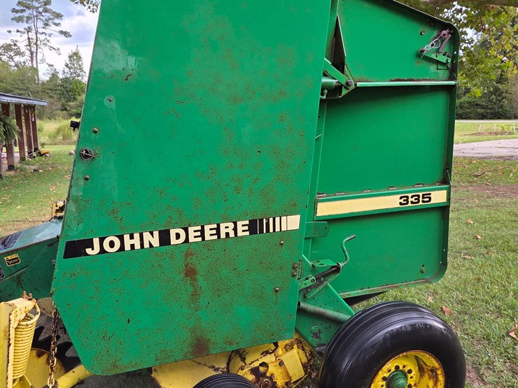 john-deere-335-image-5