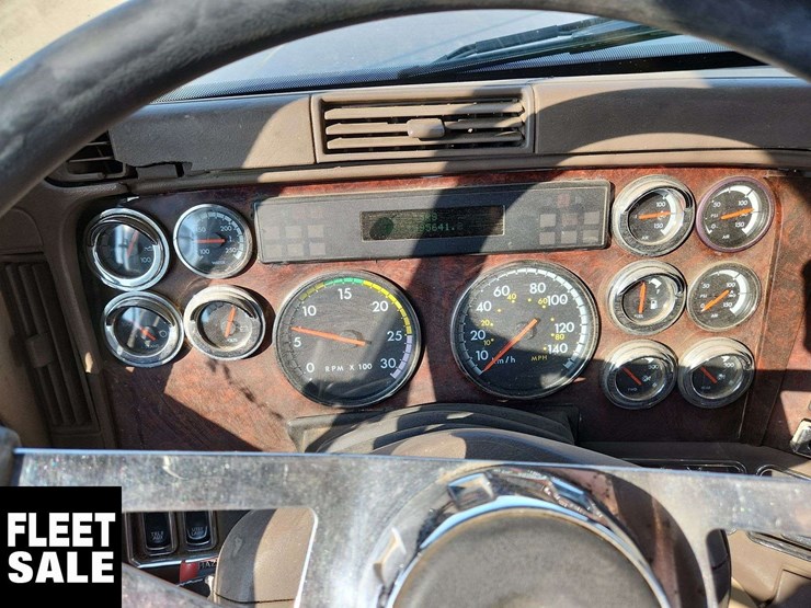 2003-freightliner-coronado-132-image-8