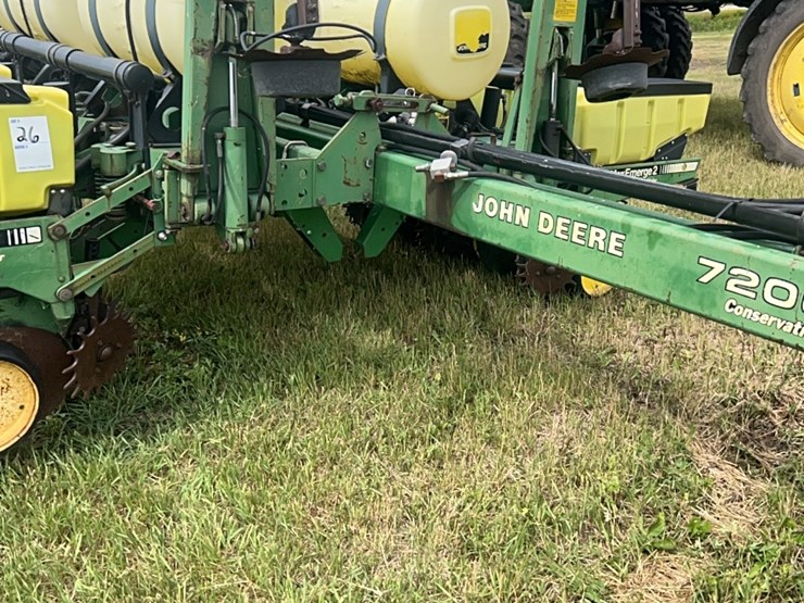 john-deere-7200-image-47
