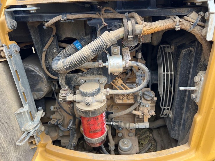 caterpillar-303-image-29