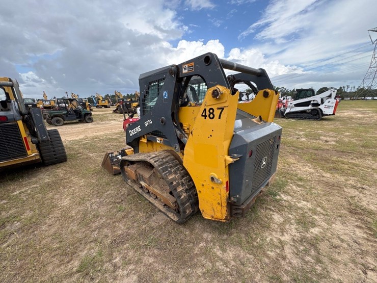 deere-317g-image-3