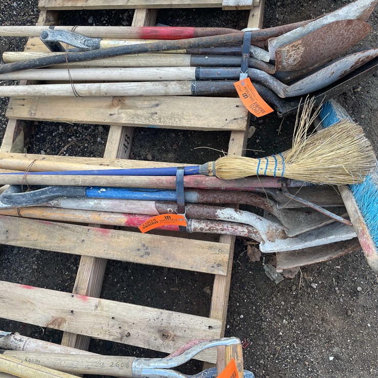#1904 • Lot of (6) Hand Tools