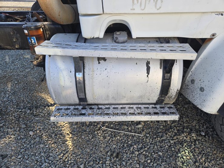 2002-caterpillar-c12-image-14