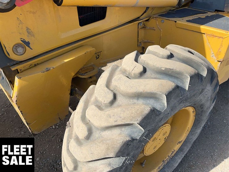 2016-deere-410l-image-8