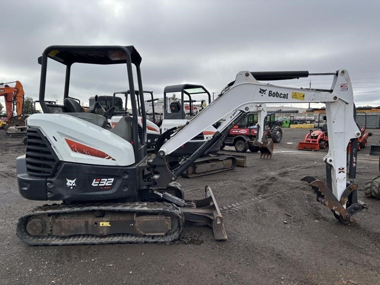 2019-bobcat-e32i-image-7