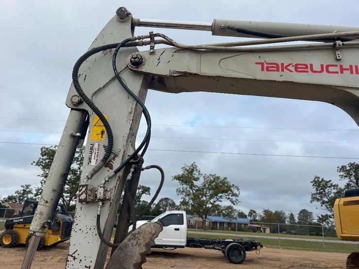 takeuchi-tb260-image-11