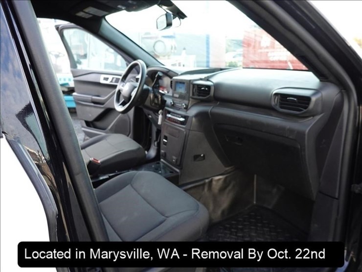 2020-ford-explorer-image-2