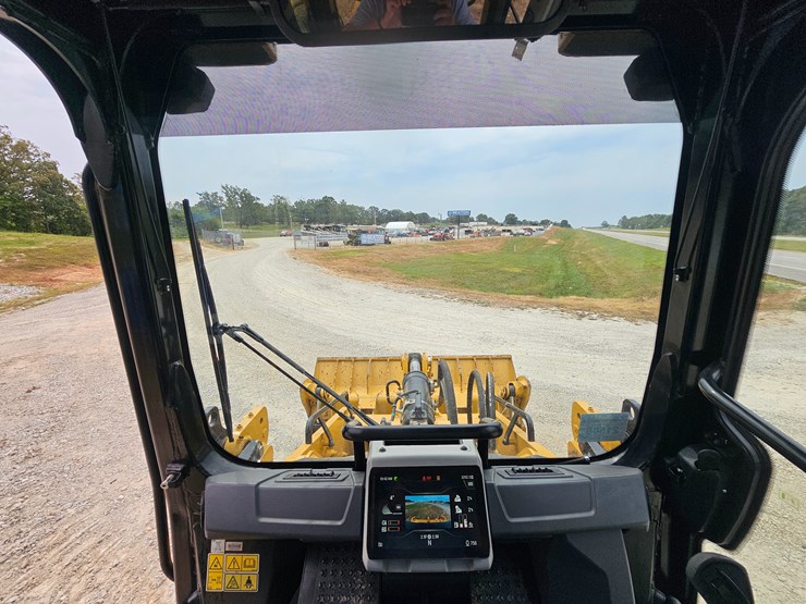 2023-caterpillar-953-image-57