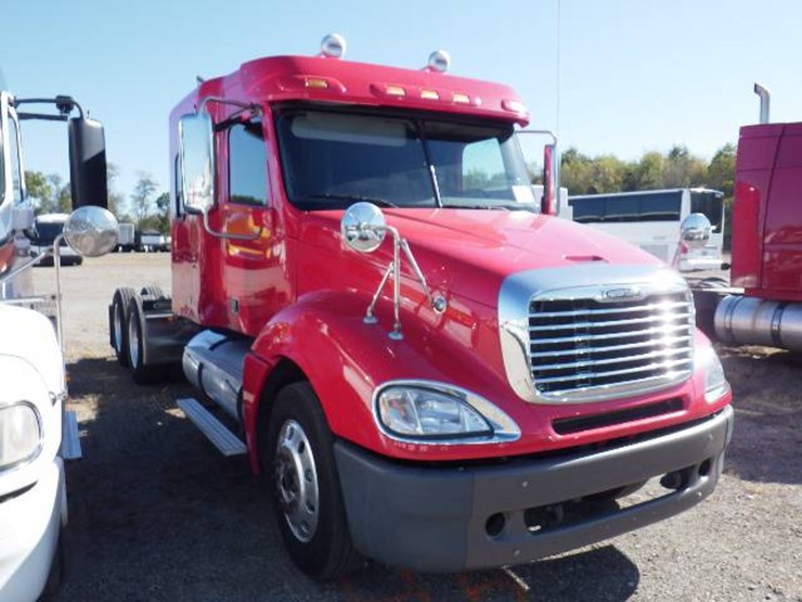 2017-freightliner-cl120-columbia-image-3