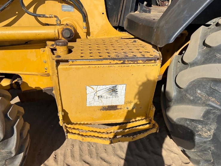 2000-deere-310se-image-19
