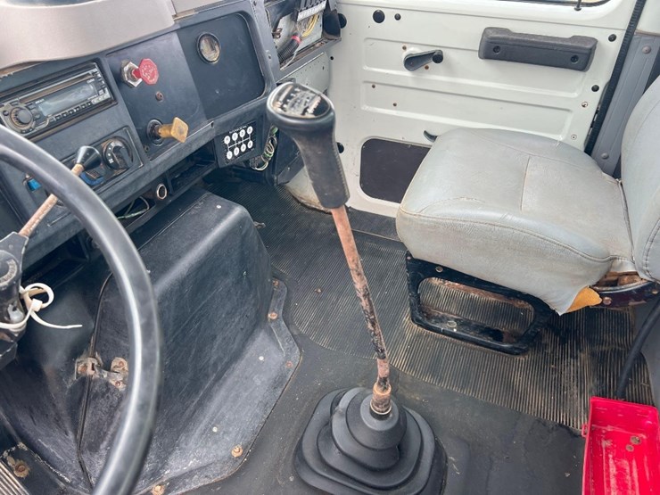 1996-international-4700-image-29