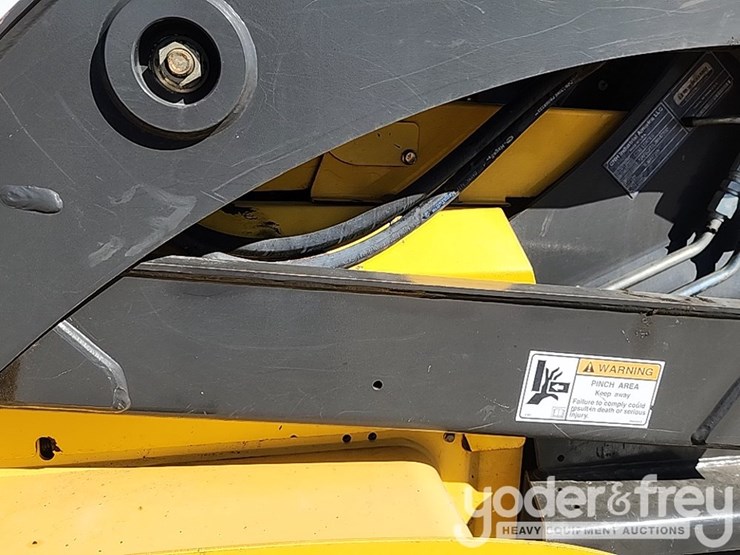 2018-new-holland-c232-image-8