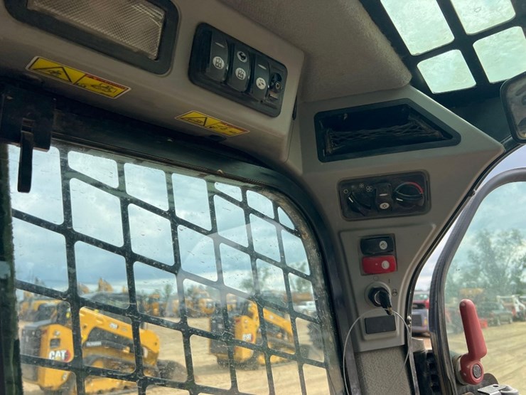 2018-caterpillar-259d-image-28