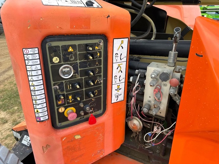 2010-jlg-e450aj-image-14